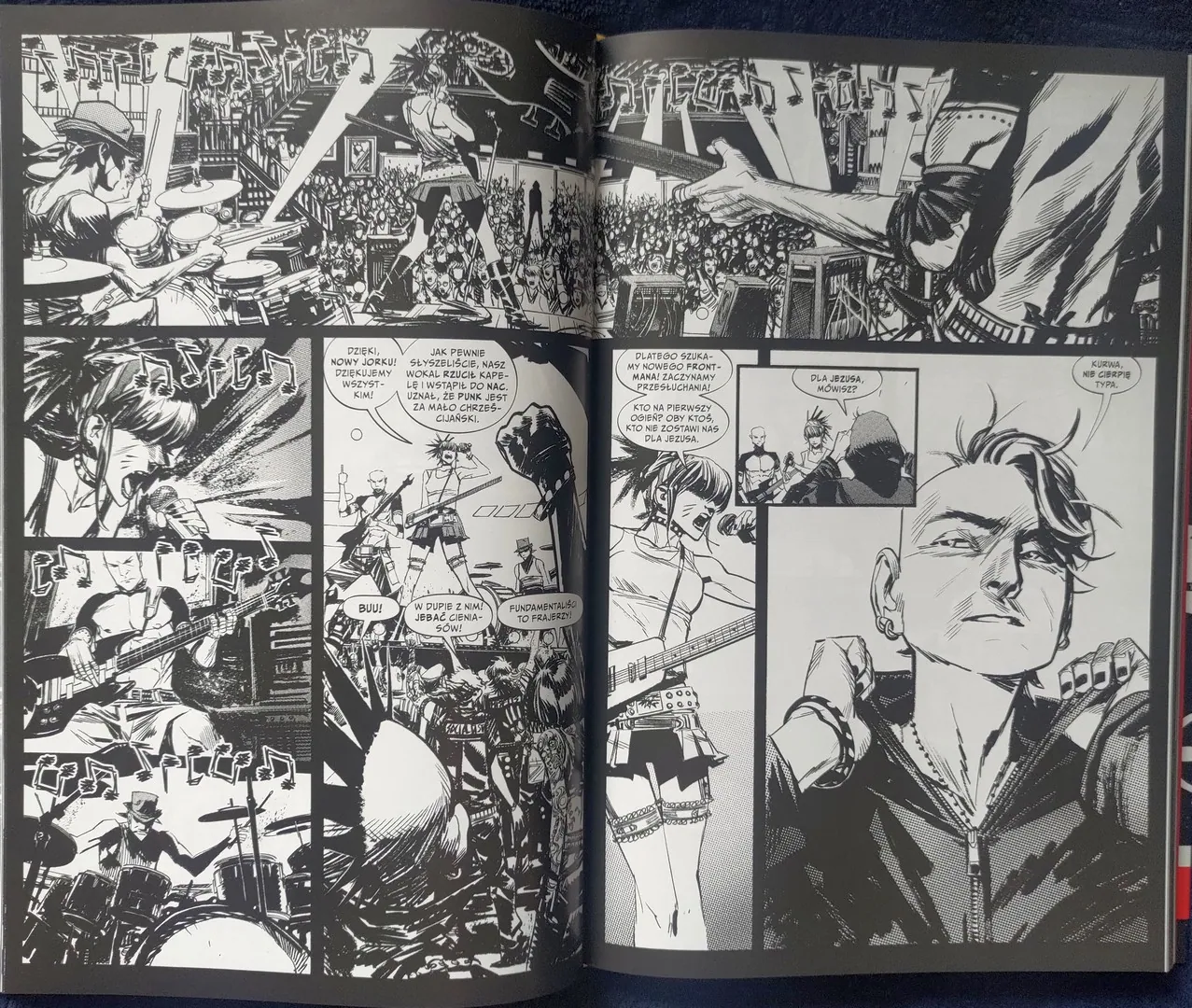strona komiksu „Punk Rock Jesus”